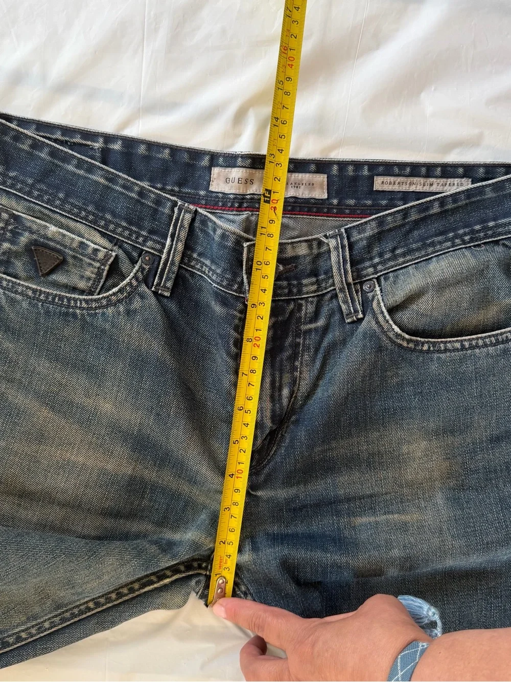 GUESS Robertson Slim Tapered Distressed Jeans 33x32 fits 34x30